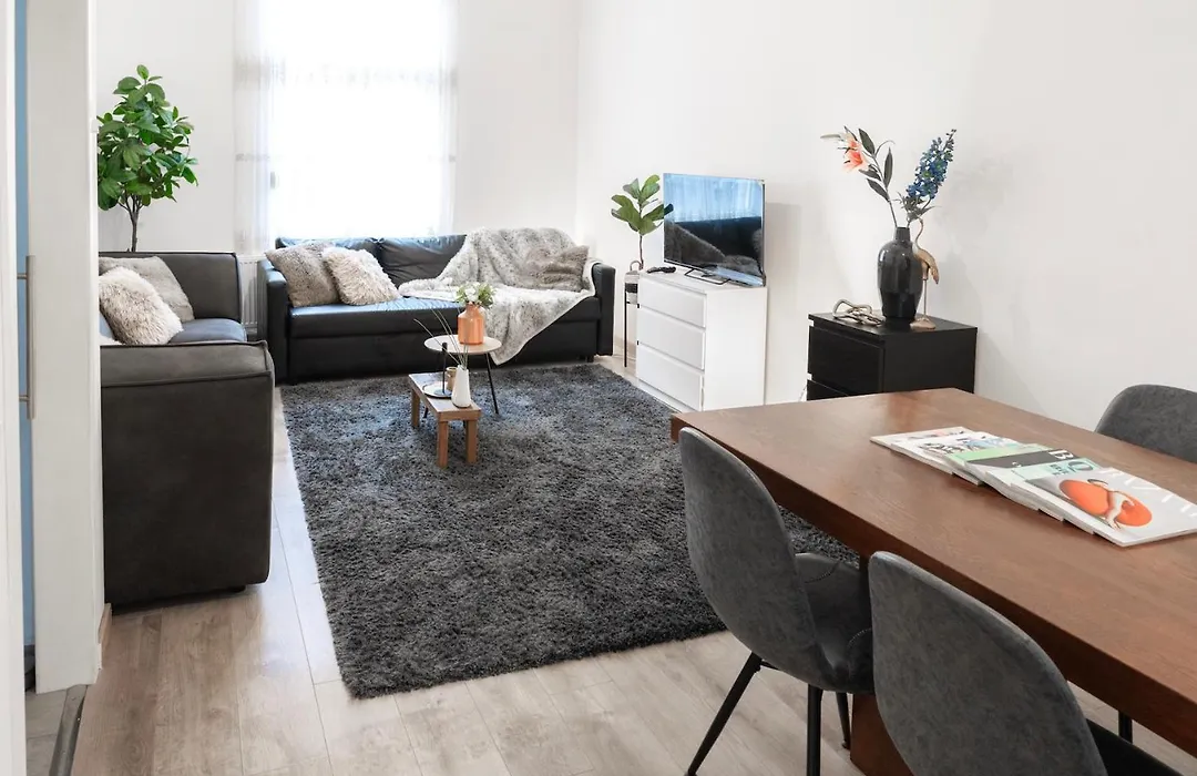 Unique Parking Access, Xl Home W Parking Option-1